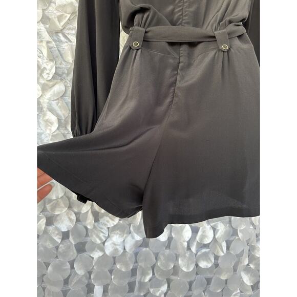 Yumi Kim 100% Silk Small Black Long Sleeve Romper V Neck Belted Low Cut - Picture 6 of 12